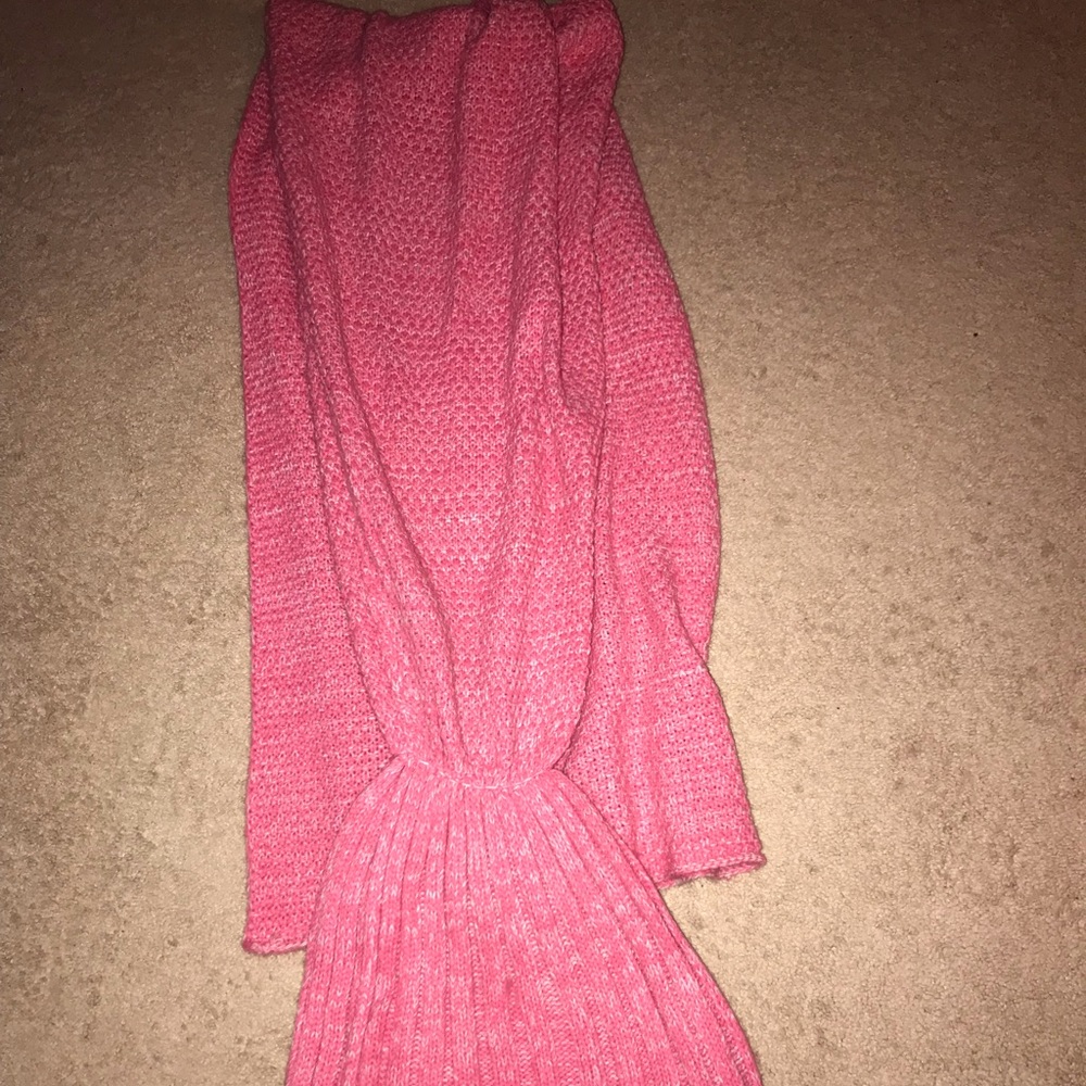 Pink Mermaid Tail Blanket